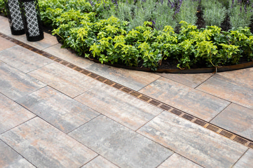 plastmo_slimline_corten_flisebelaegning.jpg