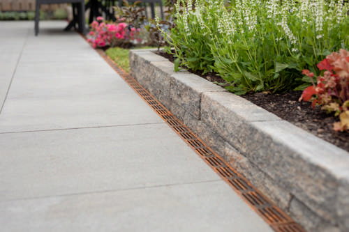 plastmo_slimline_corten_havegang.jpg